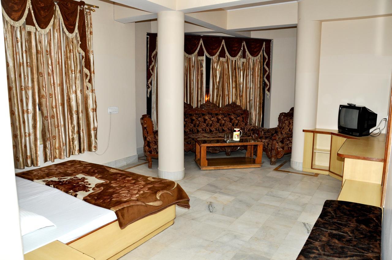 Hotel Kirti Plaza Chittorgarh Exteriör bild