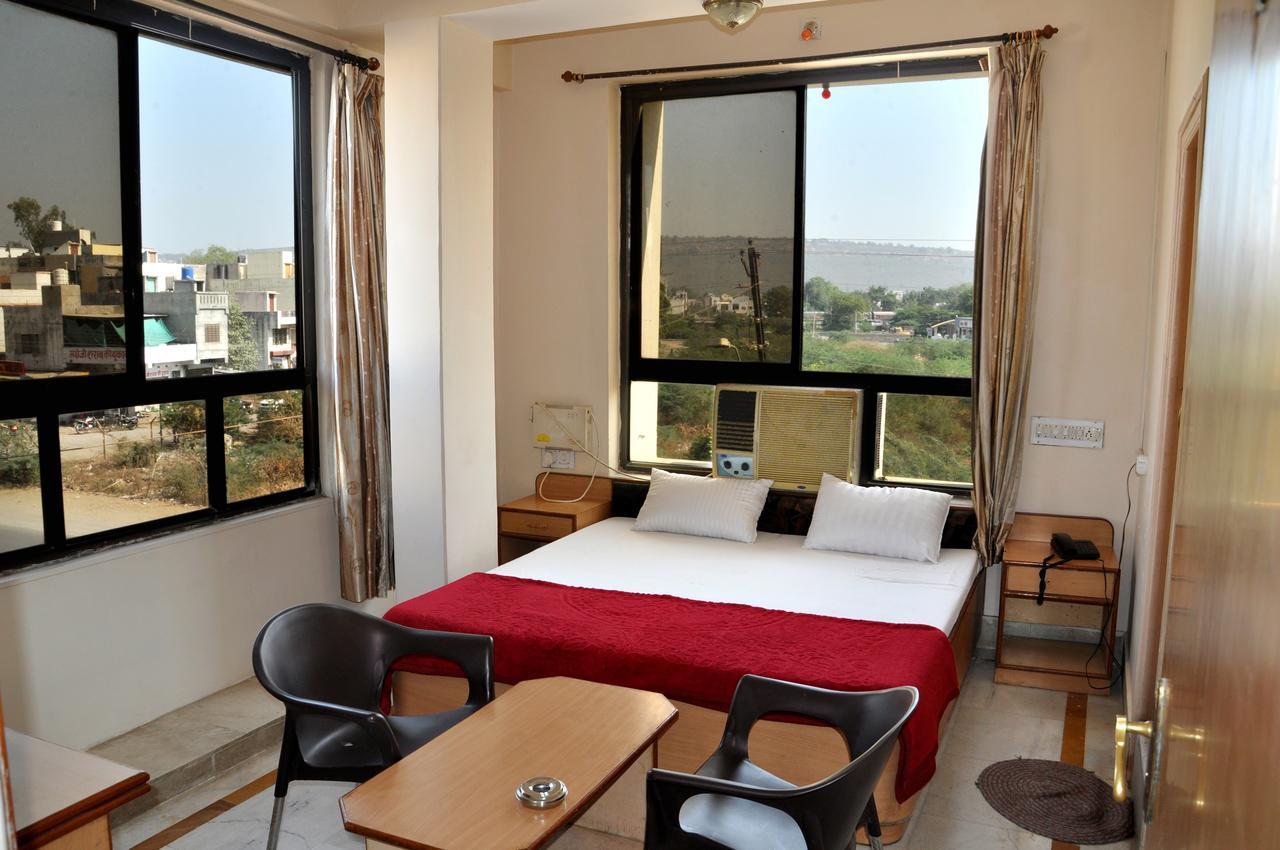 Hotel Kirti Plaza Chittorgarh Exteriör bild