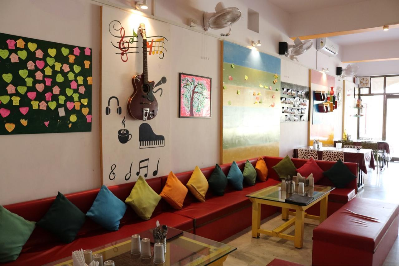 Hotel Kirti Plaza Chittorgarh Exteriör bild