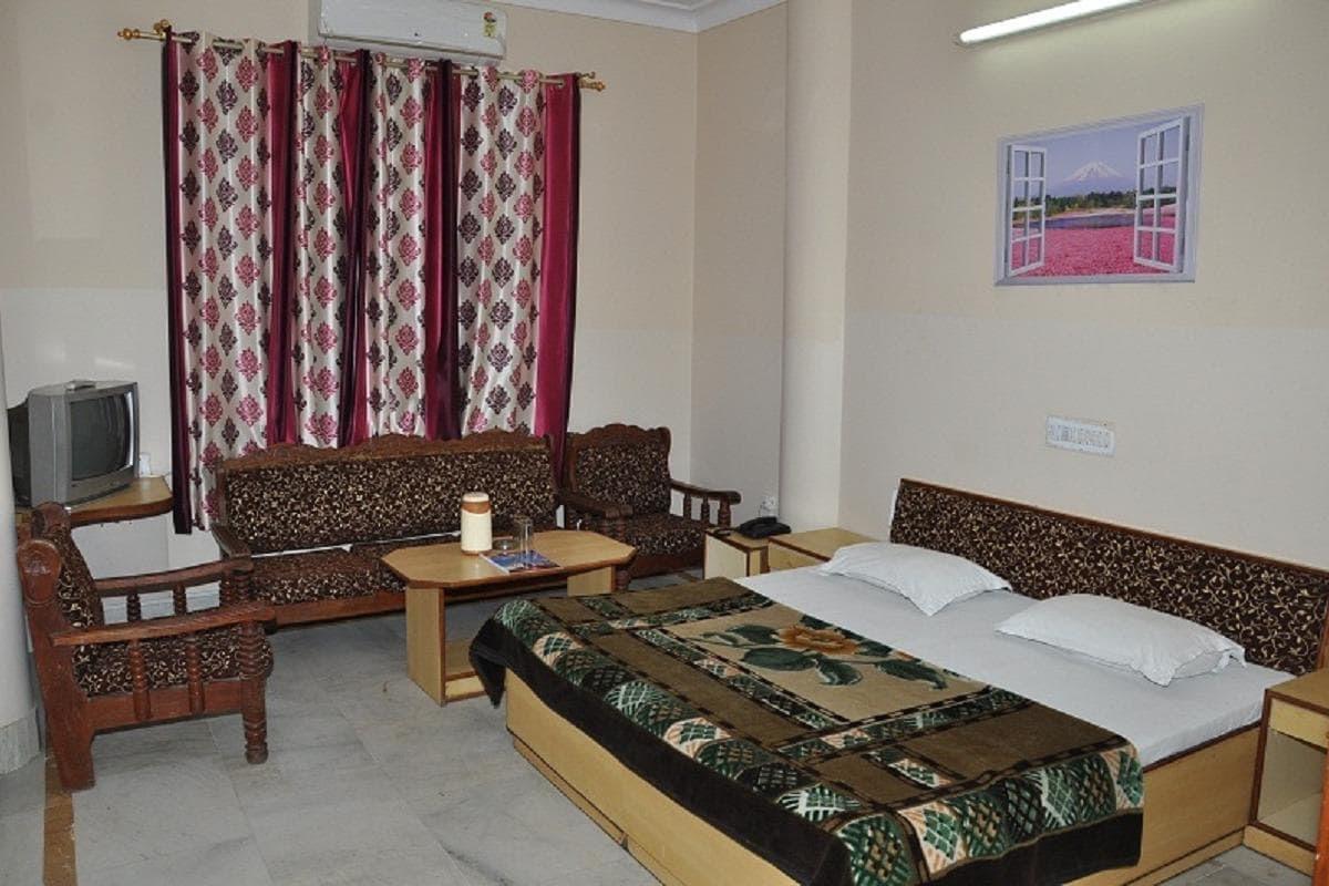Hotel Kirti Plaza Chittorgarh Exteriör bild