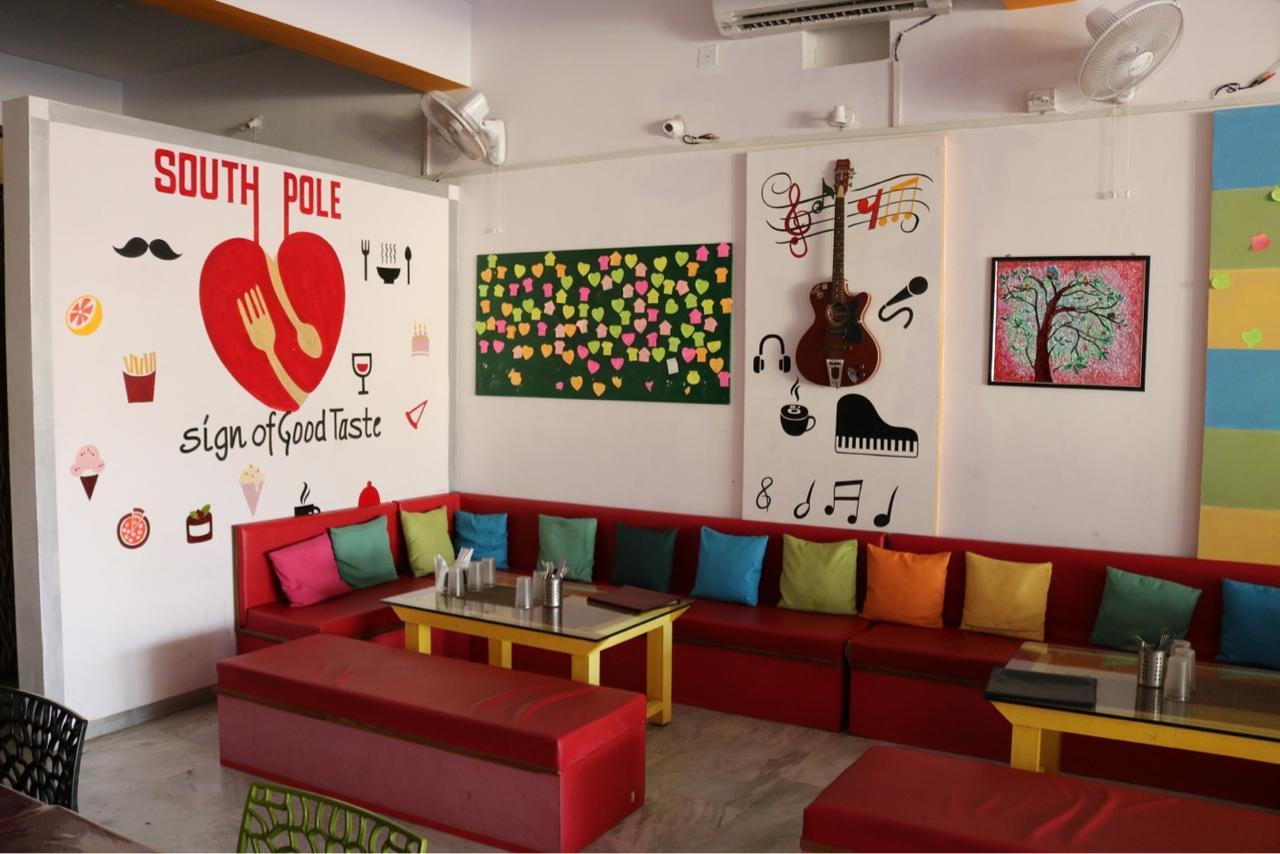 Hotel Kirti Plaza Chittorgarh Exteriör bild