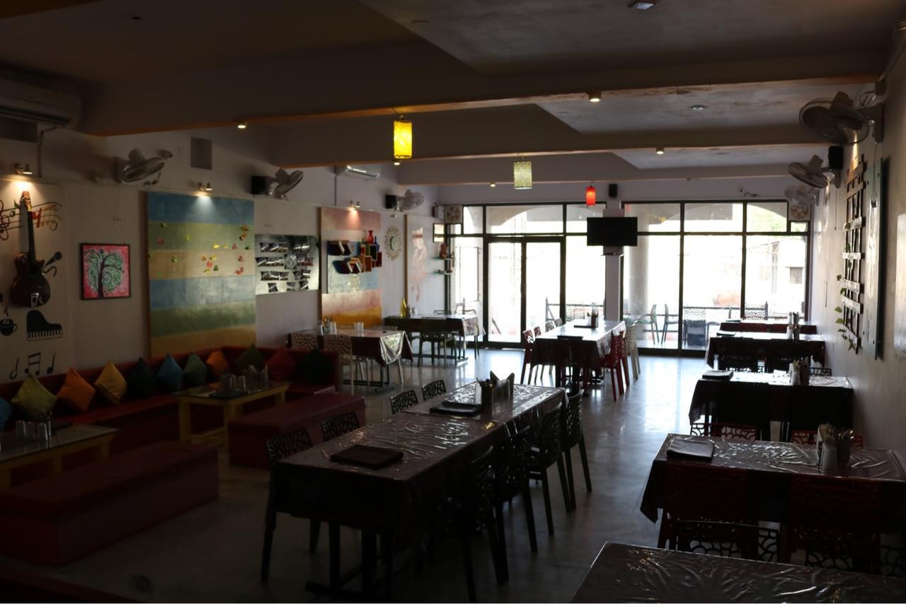 Hotel Kirti Plaza Chittorgarh Exteriör bild